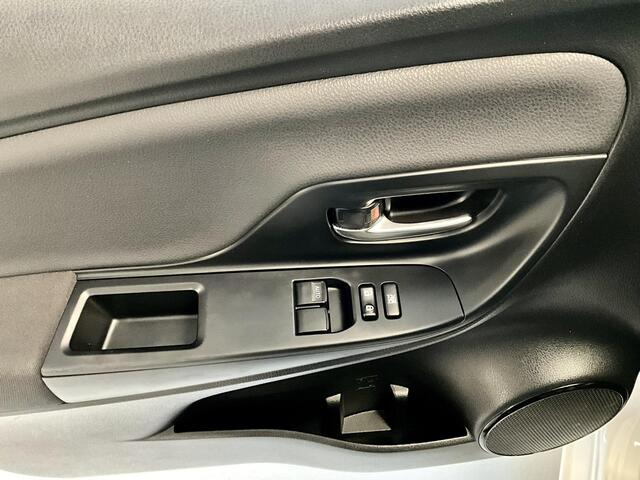 Toyota YARIS 1.5 Hybrid Design Automaat ** RIJKLAARPRIJS **