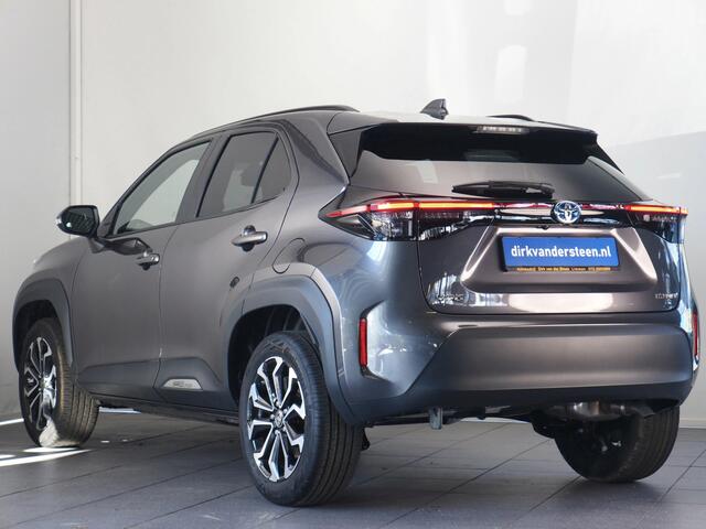 Toyota YARIS Cross 1.5 Hybrid 130 Executive | Dodehoekdetectie | Parkeersensoren Voor en Achter | Stuurwiel- En Stoelverwarming | Botsherkenning | Grootlichtassistent
