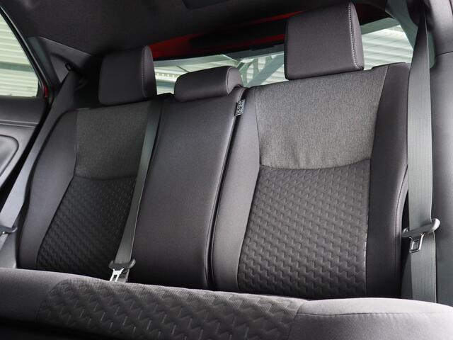 Toyota YARIS Cross 1.5 Hybrid 130 Executive | Dodehoekdetectie | Stuurwiel- En Stoelverwarming | Botsherkenning | Grootlichtassistent