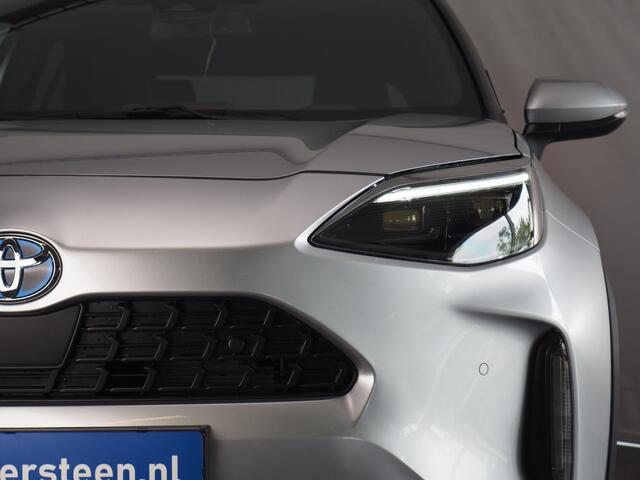 Toyota YARIS Cross 1.5 Hybrid 130 Executive | Dodehoekdetectie | Parkeersensoren Voor en Achter | Stuurwiel- En Stoelverwarming | Botsherkenning | Grootlichtassistent