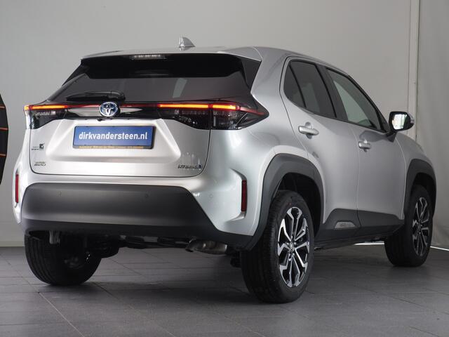 Toyota YARIS Cross 1.5 Hybrid 130 Executive | Dodehoekdetectie | Parkeersensoren Voor en Achter | Stuurwiel- En Stoelverwarming | Botsherkenning | Grootlichtassistent