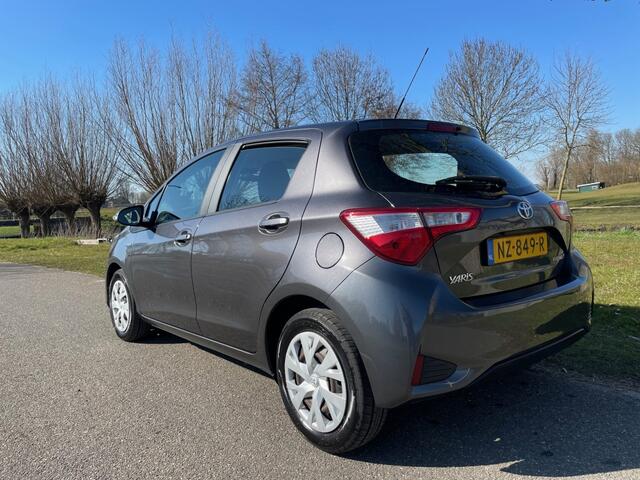 Toyota YARIS 1.5 Hyb. Aspiration navigatie/camera/incl. beurt,garantie