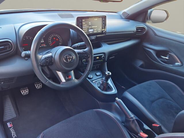 Toyota YARIS 1.6 GR Performance 261 PK - NL Auto! - Uniek