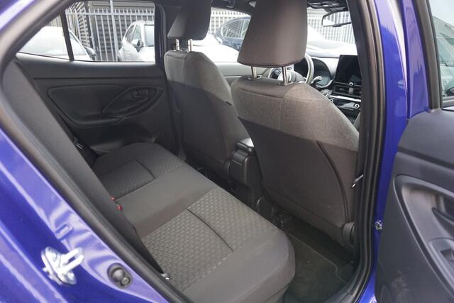 Toyota YARIS Cross 1.5 Hybrid 115 Business |Navi|Carplay|Camera|17 Inch|Stoel en stuurverwarming|