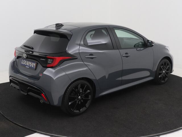 Toyota YARIS 1.5 Hybrid 130 GR Sport | NIEUW & DIRECT LEVERBAAR | incl. alle acties | Panoramadak | Winter Pakket |