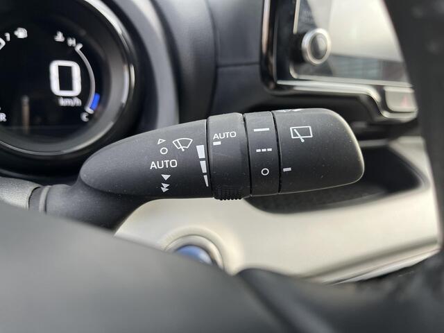 Toyota YARIS 1.5 Hybrid Executive , vol grijs leder, 27.000 km,