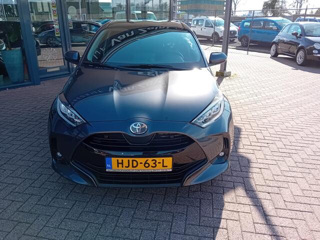 Toyota YARIS 1.5 VVT-i Active Limited Automaat, Airco, Carplay/Android auto, Rijstrook sensor, Cruise control adaptief, Stoelverwarming, Parkeersensoren voor/achter, Camera, Dimlicht automatisch, Grootlicht assistent, Regensensor, Draadloze oplader voor mobiel, Elektr