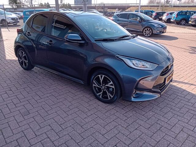Toyota YARIS 1.5 VVT-i Active Limited Automaat, Airco, Carplay/Android auto, Rijstrook sensor, Cruise control adaptief, Stoelverwarming, Parkeersensoren voor/achter, Camera, Dimlicht automatisch, Grootlicht assistent, Regensensor, Draadloze oplader voor mobiel, Elektr