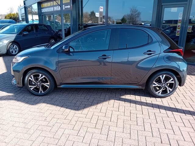 Toyota YARIS 1.5 VVT-i Active Limited Automaat, Airco, Carplay/Android auto, Rijstrook sensor, Cruise control adaptief, Stoelverwarming, Parkeersensoren voor/achter, Camera, Dimlicht automatisch, Grootlicht assistent, Regensensor, Draadloze oplader voor mobiel, Elektr