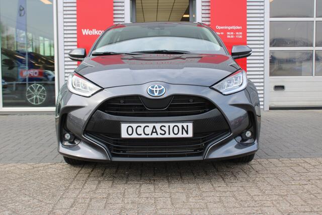 Toyota YARIS 1.5 Hybrid Dynamic met parkeersensoren voor en achter en BSM
