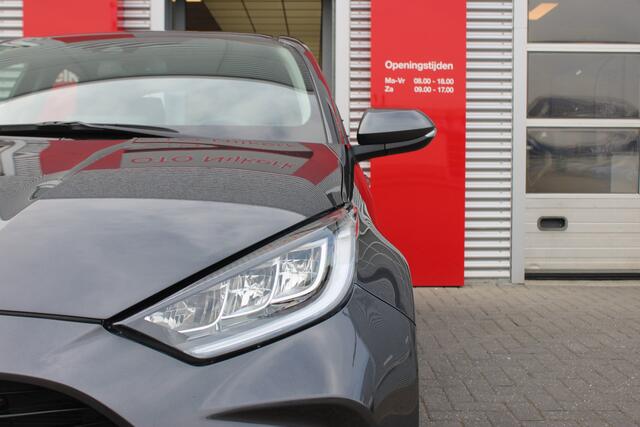 Toyota YARIS 1.5 Hybrid Dynamic met parkeersensoren voor en achter en BSM