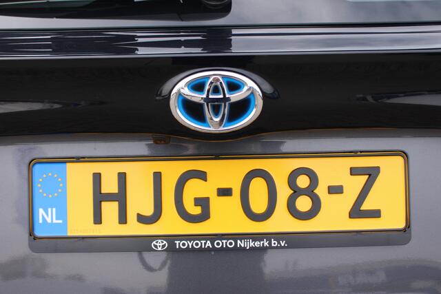 Toyota YARIS 1.5 Hybrid Dynamic met parkeersensoren voor en achter en BSM