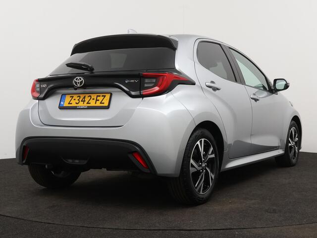 Toyota YARIS 1.5 Hybrid 115 First Edition | LM velgen | Navigatie | Camera | Cruise Control Adaptief | Climate Control |