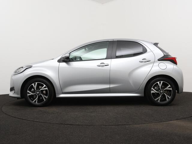 Toyota YARIS 1.5 Hybrid 115 First Edition | LM velgen | Navigatie | Camera | Cruise Control Adaptief | Climate Control |