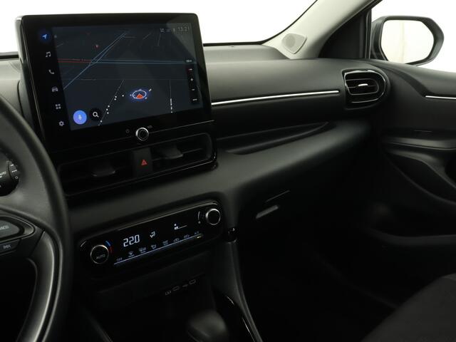 Toyota YARIS 1.5 Hybrid 115 First Edition | LM velgen | Navigatie | Camera | Cruise Control Adaptief | Climate Control |