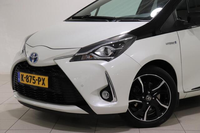 Toyota YARIS 1.5 Hybrid Bi-Tone Navi, Sensoren voor en achter, Parkeercamera, 16" inch lichtmetalen velgen!