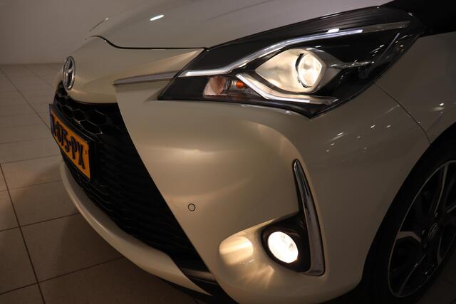 Toyota YARIS 1.5 Hybrid Bi-Tone Navi, Sensoren voor en achter, Parkeercamera, 16" inch lichtmetalen velgen!