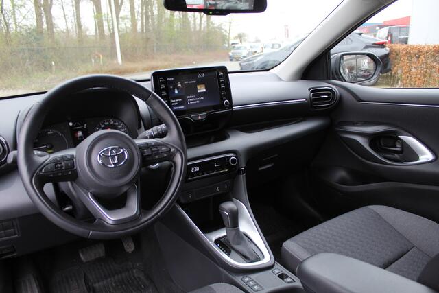 Toyota YARIS 1.5 Hybrid Dynamic Plus | Rijklaar | Stoel-/stuurverw. | Apple/Android | LED | Keyless | Adaptive Cruise | Dealer onderhouden