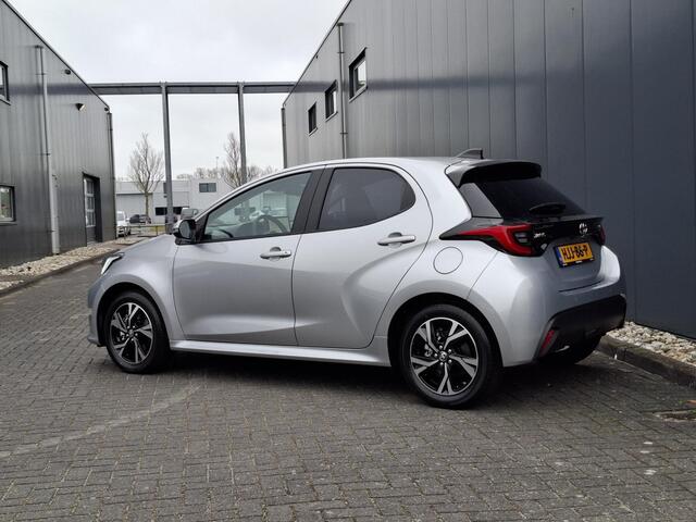 Toyota YARIS 1.5 Hybrid 115 First Edition + comfort pack