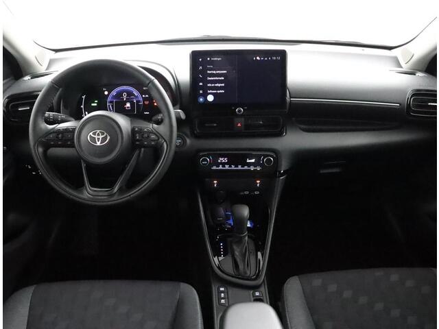Toyota YARIS 1.5 Hybrid 115 Dynamic | Parkeer sensoren voor + achter | Stuurwiel verwarming | Navigatie |
