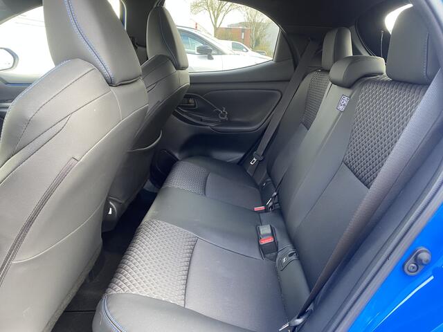 Toyota YARIS 1.5 Hybrid 130pk Launch Edition NL Auto Headup JBL Stoel Stuur Verwarming PDC Full Option!
