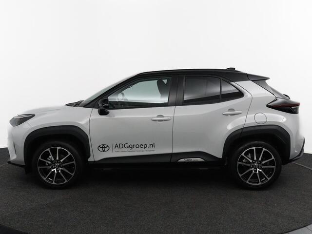 Toyota YARIS Cross 1.5 Hybrid 130 GR Sport | Origineel NL GR-Sport | Lederen Bekleding met Rode GR Stiksels | Grootscherm Navigatie |
