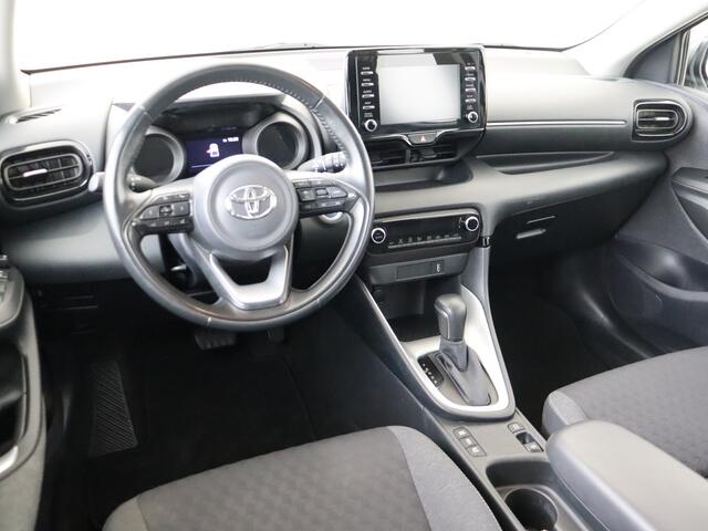 Toyota YARIS 1.5 Hybrid First Edition I Navigatie I Climate Control I Cruise Control Adaptief I Camera I USB I Trekhaak | 1e Eigenaar I Volledig LOUWMAN Onderhouden I Trekhaak Afneembaar I