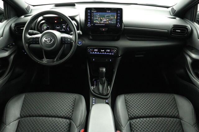 Toyota YARIS 1.5 Hybrid Executive | Stoelverwarming | parkeersensoren | Navigatie |