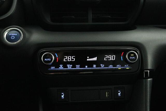 Toyota YARIS 1.5 Hybrid Executive | Stoelverwarming | parkeersensoren | Navigatie |