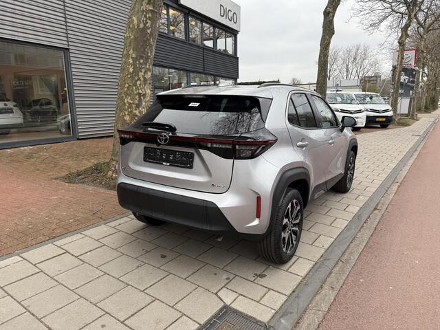 Toyota YARIS Cross 1.5 Hybrid 130 First Edition | Stuur & stoel verwarming | Draadloos Laden | Apple Carplay & Android auto |