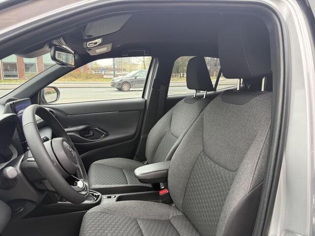 Toyota YARIS Cross 1.5 Hybrid 130 First Edition | Stuur & stoel verwarming | Draadloos Laden | Apple Carplay & Android auto |