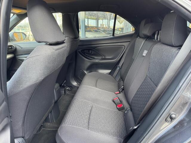 Toyota YARIS 1.5 Hybrid Business Plus - Navi - camera - stoelverwarming