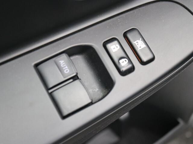 Toyota YARIS 1.5 Hybrid Dynamic AUTOMAAT / Airco / LMV / Cruise Control / 5-deurs / Onderhoudshistorie aanwezig / Bluetooth /