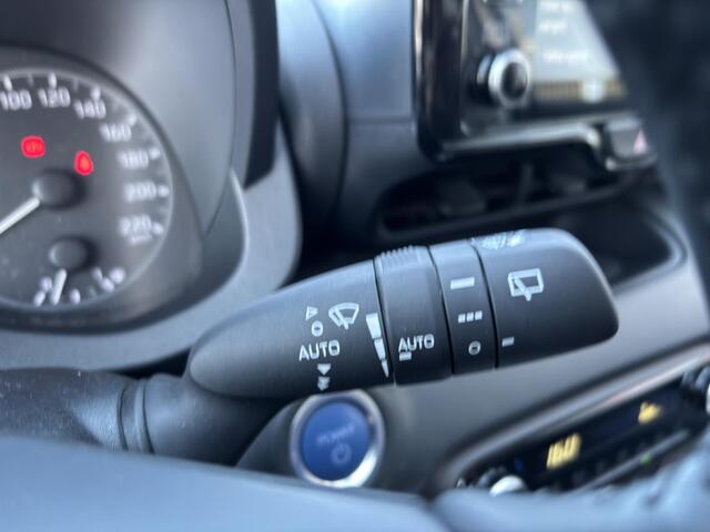Toyota YARIS 1.5 Hybrid Dynamic , SLECHTS 31598KM, APPLE CARPLAY/ANDROID AUTO!