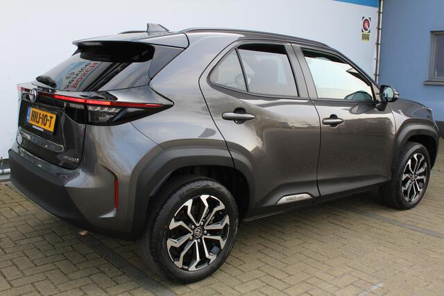 Toyota YARIS Cross 1.5 Hybrid Dynamic | Achteruitrijcamera | Parkeersensoren V+A | Keyless entry/start | Stoelverwarming | Cruise controle | Navigatie | Lane assist | Apple CarPlay/Android Auto | Zwarte hemelbekleding | Climate controle | 17 Inch LMV |