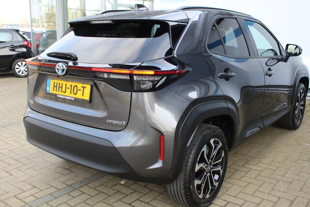 Toyota YARIS Cross 1.5 Hybrid Dynamic | Achteruitrijcamera | Parkeersensoren V+A | Keyless entry/start | Stoelverwarming | Cruise controle | Navigatie | Lane assist | Apple CarPlay/Android Auto | Zwarte hemelbekleding | Climate controle | 17 Inch LMV |
