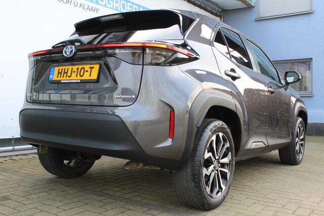 Toyota YARIS Cross 1.5 Hybrid Dynamic | Achteruitrijcamera | Parkeersensoren V+A | Keyless entry/start | Stoelverwarming | Cruise controle | Navigatie | Lane assist | Apple CarPlay/Android Auto | Zwarte hemelbekleding | Climate controle | 17 Inch LMV |