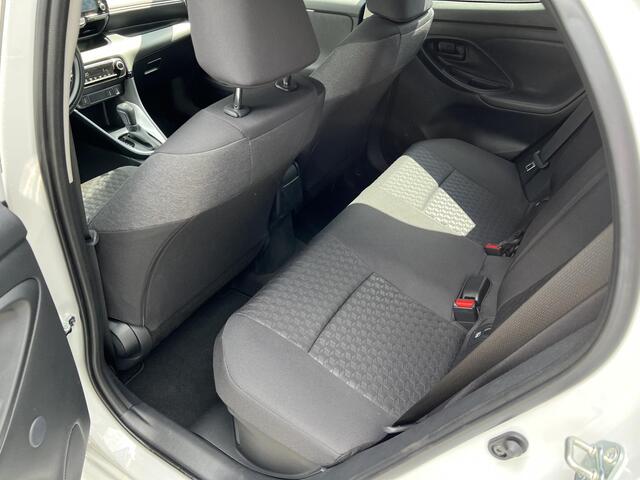 Toyota YARIS 1.5 Hybrid Dynamic Limited | Lendesteun | Stoelverwarming | Trekhaak | Carplay - Android Auto