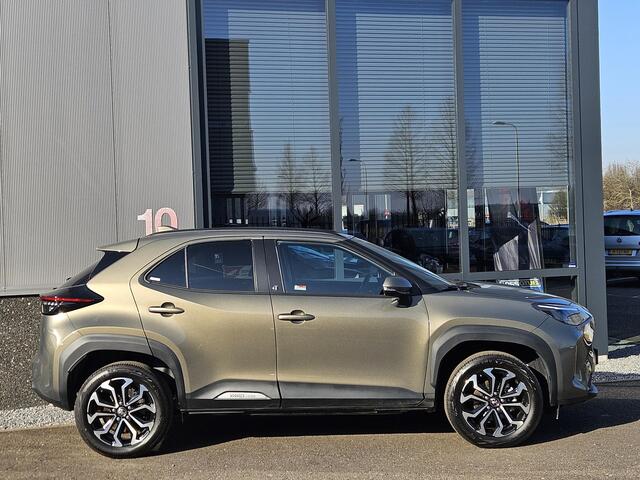 Toyota YARIS Cross 1.5 Hybrid 130PK D-TEAM 9994KM, LED, GROOT SCHERM, STOEL/STUUR VERWARMING
