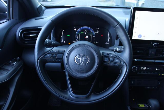 Toyota YARIS Cross 1.5 Hybrid 130PK D-TEAM 9994KM, LED, GROOT SCHERM, STOEL/STUUR VERWARMING