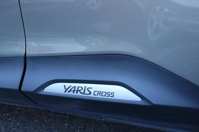 Toyota YARIS Cross 1.5 Hybrid 130PK D-TEAM 9994KM, LED, GROOT SCHERM, STOEL/STUUR VERWARMING