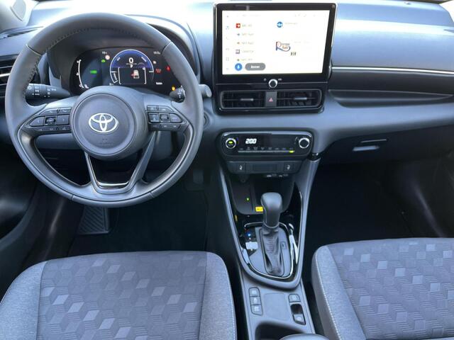 Toyota YARIS 1.5 Hybrid 115 Dynamic | Comfort Pack | Forest green metallic | Nieuw uit voorraad leverbaar |