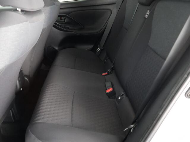 Toyota YARIS 1.5 HYBRID DYNAMIC-PACK BI-TONE AUTOMAAT BIJNA 2021. NAVI.CAMERA.LMV.CRUISE GARANTIE TOT 10-2030