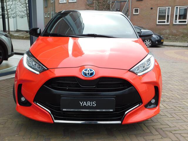Toyota YARIS 1.5 Hybrid Launch Edition | Head-up Display | Half Lederen bekleding |