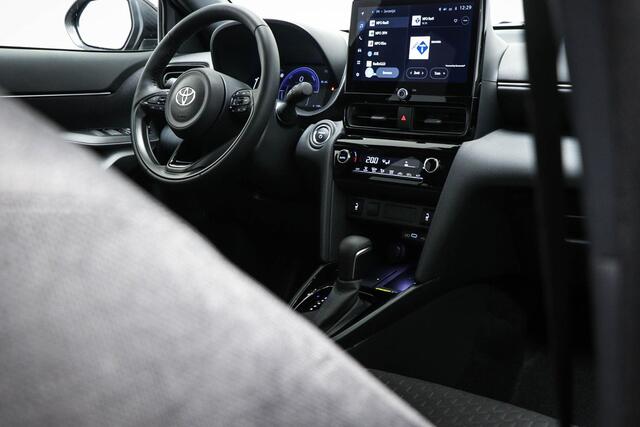 Toyota YARIS Cross 1.5 Hybrid Dynamic 130 PK | STOEL / STUUR- VERWARMING | DAB | APPLE | CAMERA