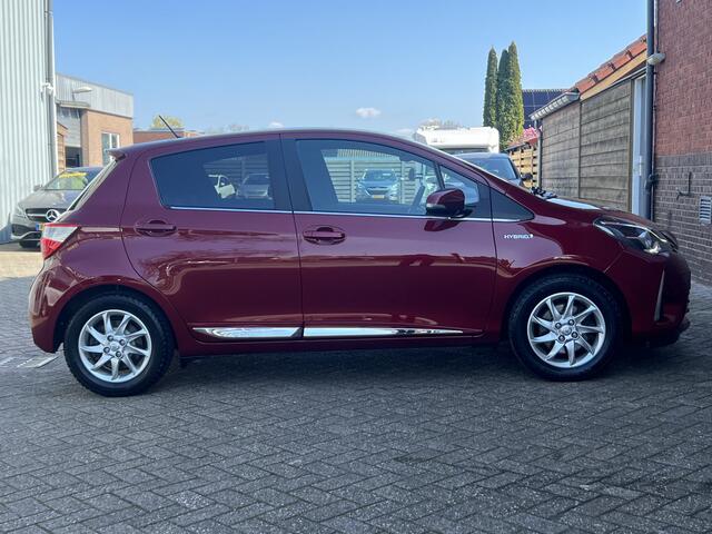 Toyota YARIS 1.5 Hybrid Bi-Tone Plus | AUTOMAAT | TREKHAAK | CAMERA | PANO | NAVI |