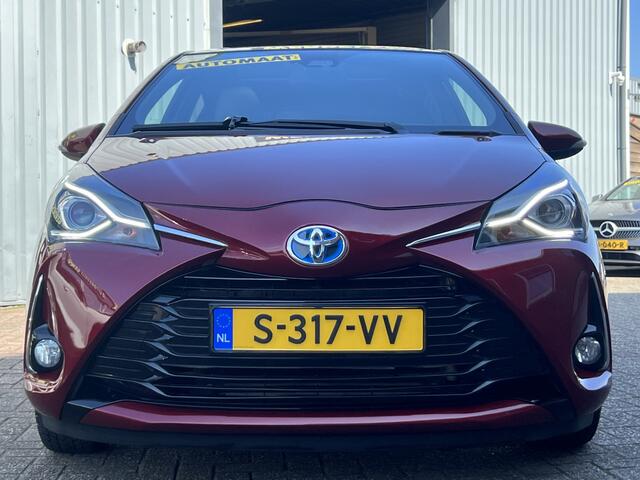 Toyota YARIS 1.5 Hybrid Bi-Tone Plus | AUTOMAAT | TREKHAAK | CAMERA | PANO | NAVI |