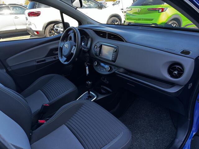 Toyota YARIS 1.5 Hybrid Active zomer/winter banden / Camera / Navigatie
