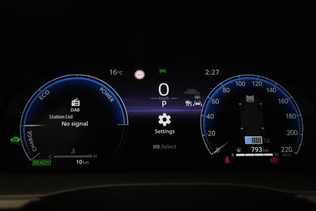 Toyota YARIS Cross 1.5 Hybrid 130 Launch Edition *DEMO* | Dodehoek Ass. | Panoramadak | LM velgen | Camera | Parkeersensoren | JBL | Head up Display |