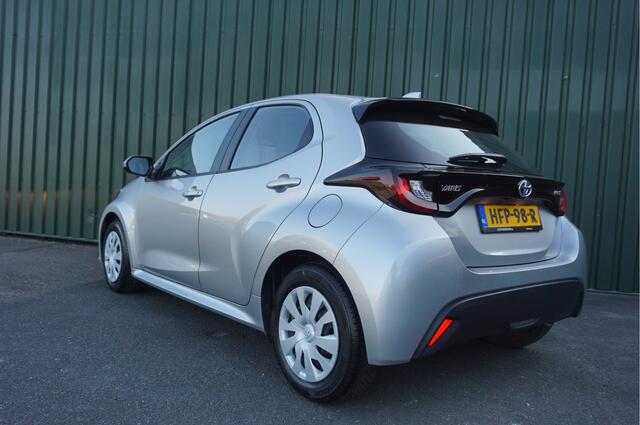 Toyota YARIS 1.5 Hybrid Active + Carplay/ Camera/ ECC/ Cruise/ All-season/ Schitterend/ Garantie!